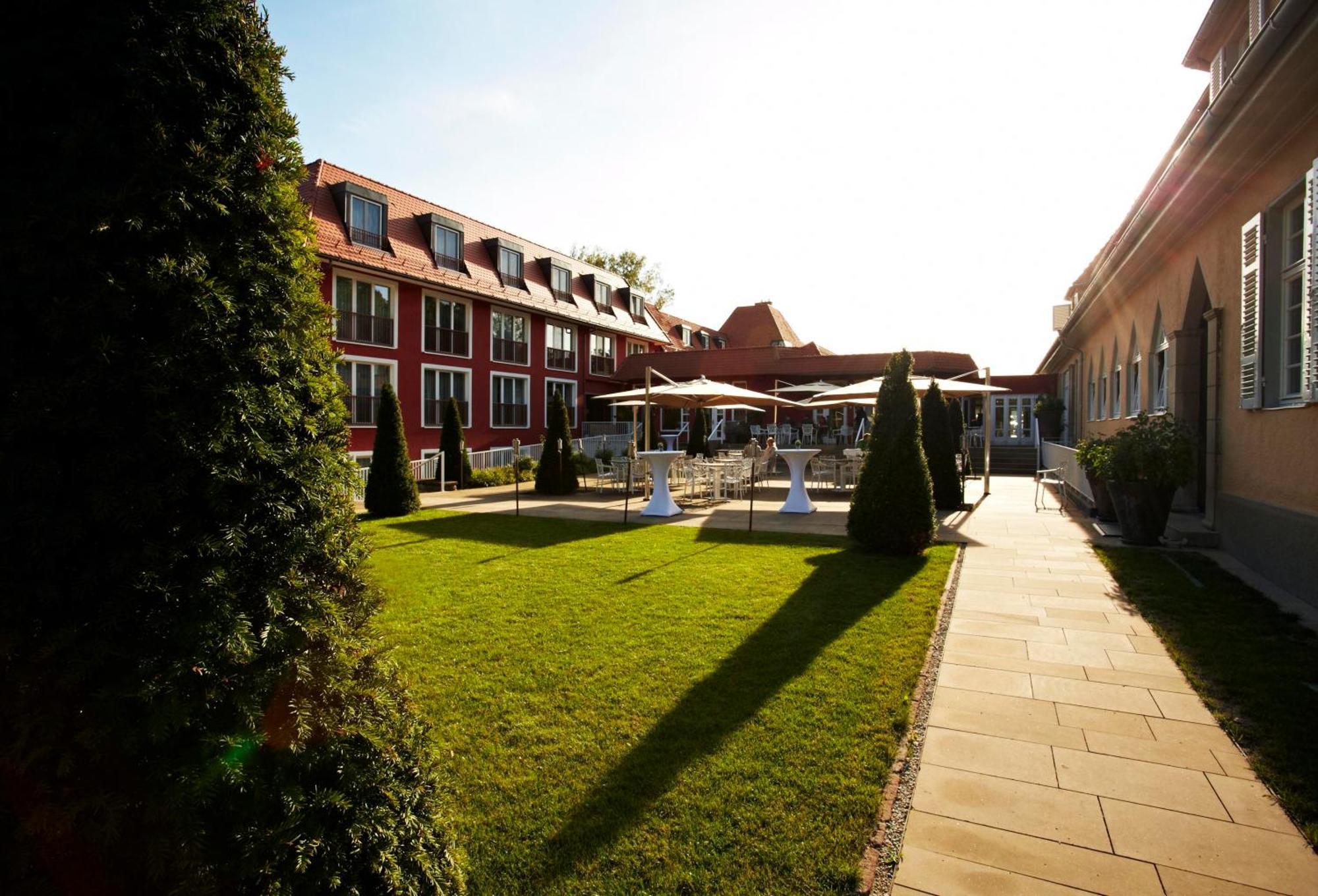 Waldhotel Stuttgart Exterior foto